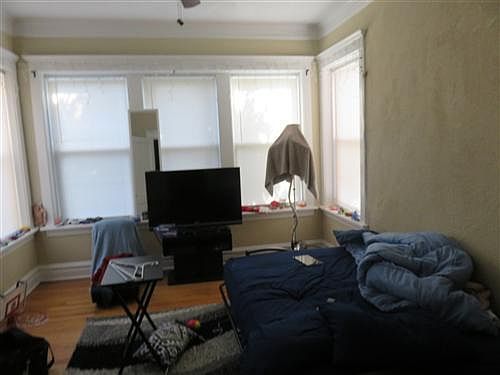 4th image of 4102 W Dickens Ave #2