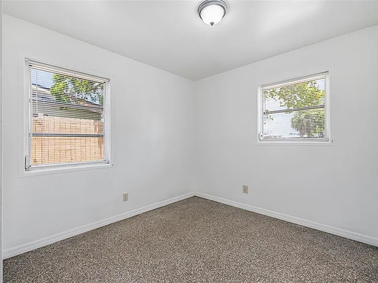 6802 Larmon St — Photo 13