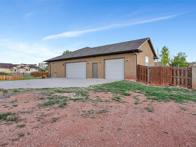 581 S Seaside Dr — Photo 22