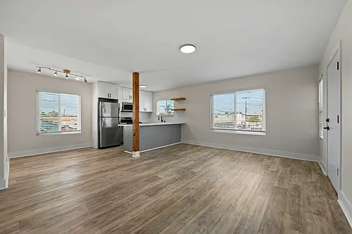 4022 42nd St #9 Photo 1
