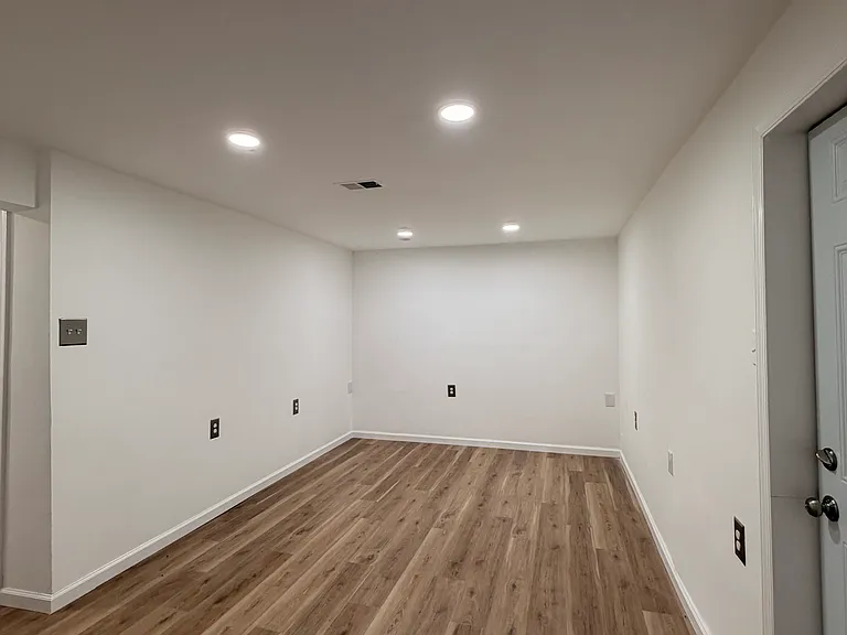 2224 Prince Of Wales Ct #2 — Photo 5