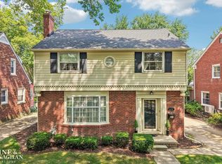 470 Allard Ave, Grosse Pointe Farms, MI 48236
