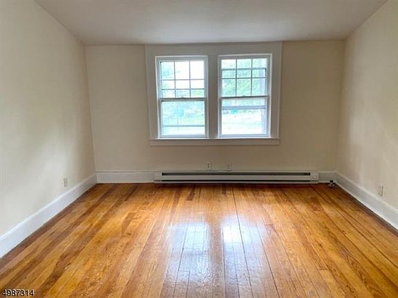 3rd image of 29 Boyden Pkwy S