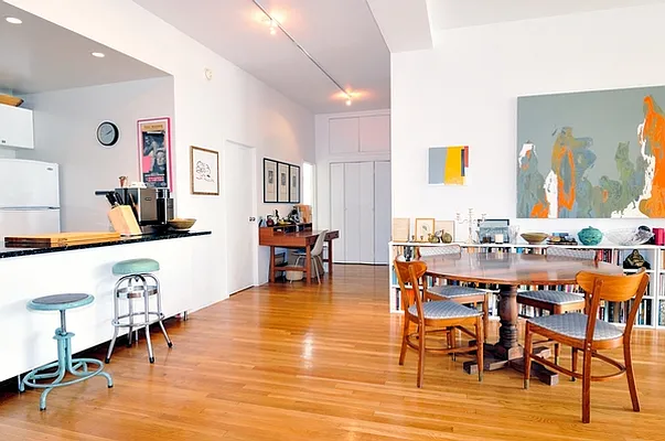 Sold by Level Group | media 30