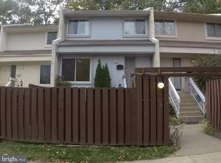 2398 Southgate Sq, Reston, VA 20191