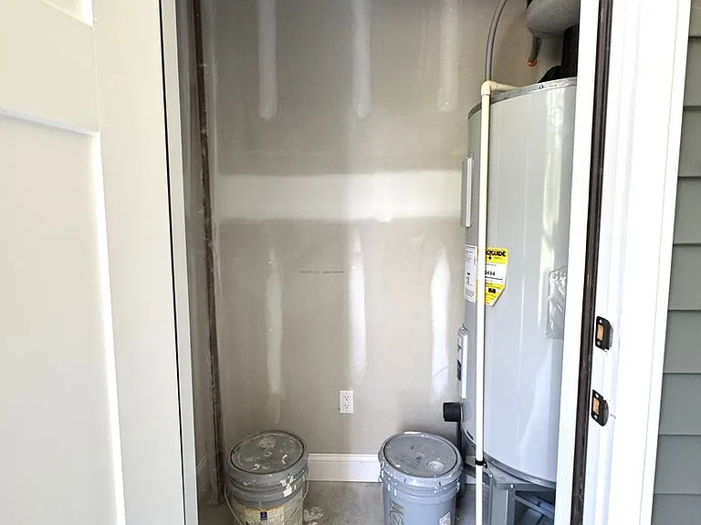 100 Loren Rd — Photo 20