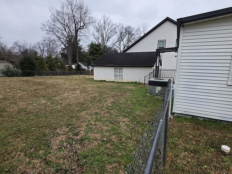 76 Elberta St — Photo 13