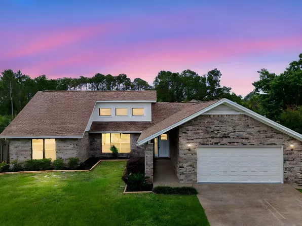 323 Moonlight Bay Dr, Panama City Beach, FL 32407
