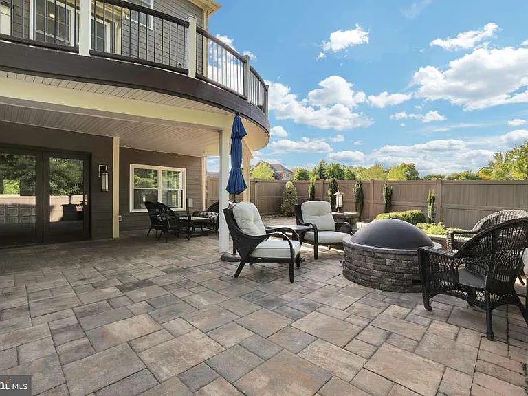 8227 Saint Francis Dr — Photo 25