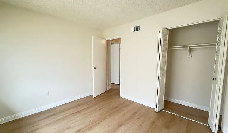 3026 Winfield Ave — Photo 14
