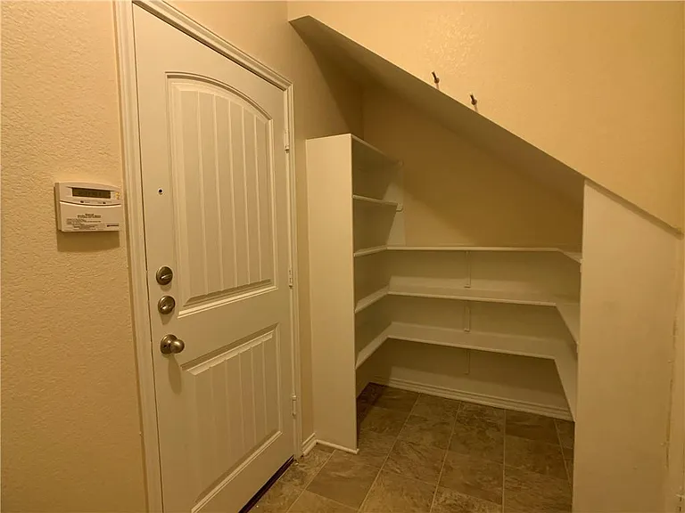 133 Gina Dr — Photo 7