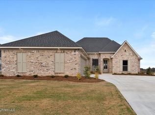 917 Brunswick Ct, Flowood, MS 39232