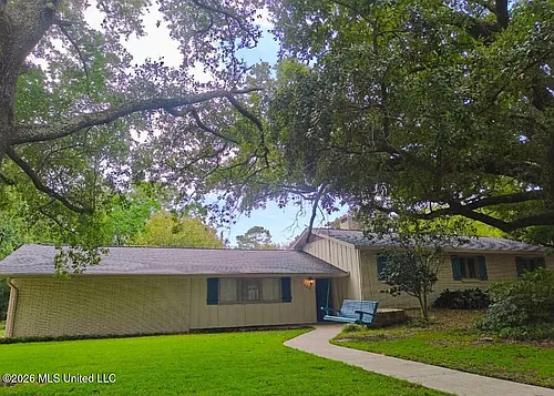 223 Woodbine Dr Photo 1