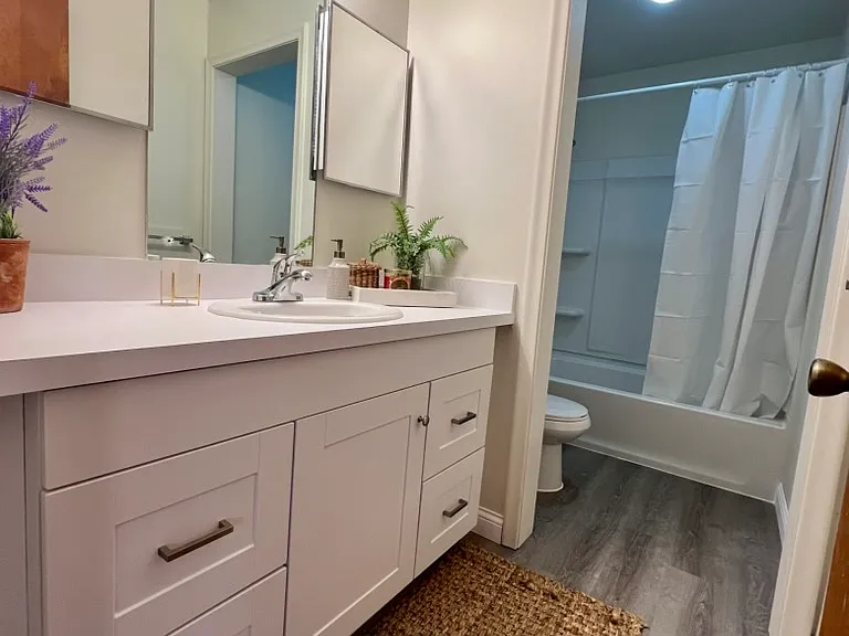 2364 Riverside Dr — Photo 15