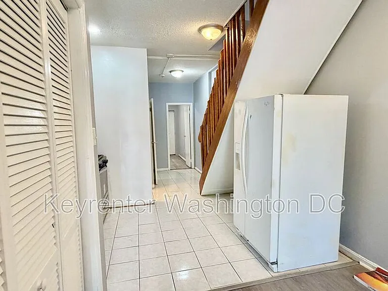 1537 A St SE #SE — Photo 6