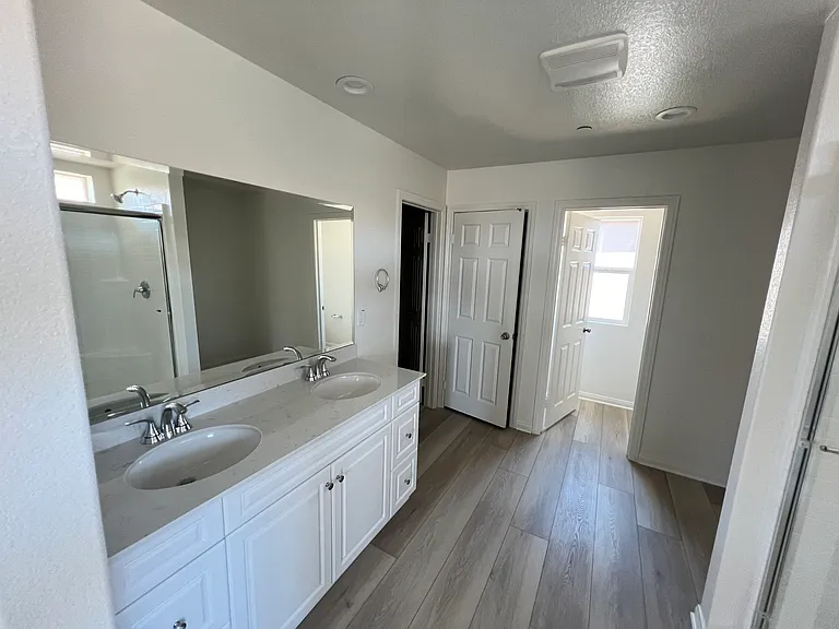 20189 Breeze Blooms Dr — Photo 17