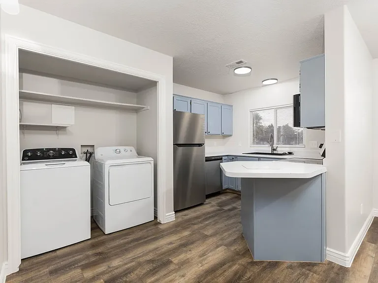 444 Sunland Dr E #37 — Photo 5