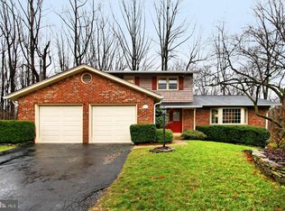 6113 Lorcom Ct, Springfield, VA 22152