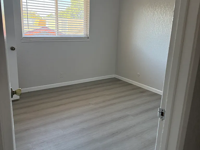 2521 Plantation Pl — Photo 12