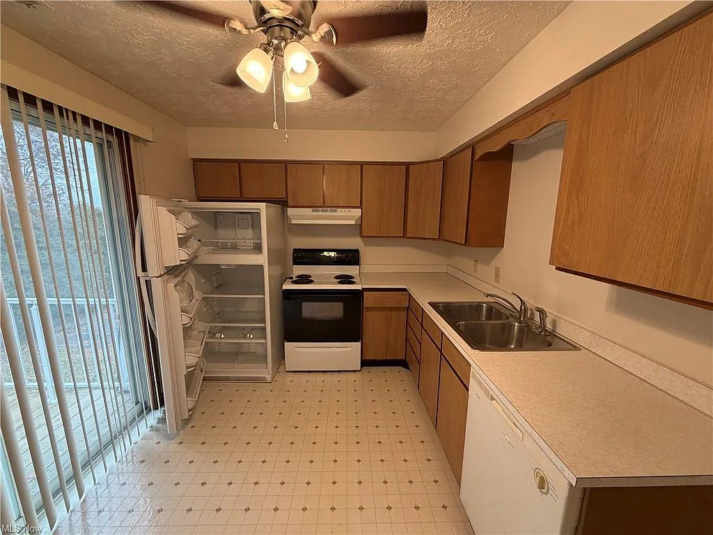 Building Photo - 52 Southwoods Ave #6