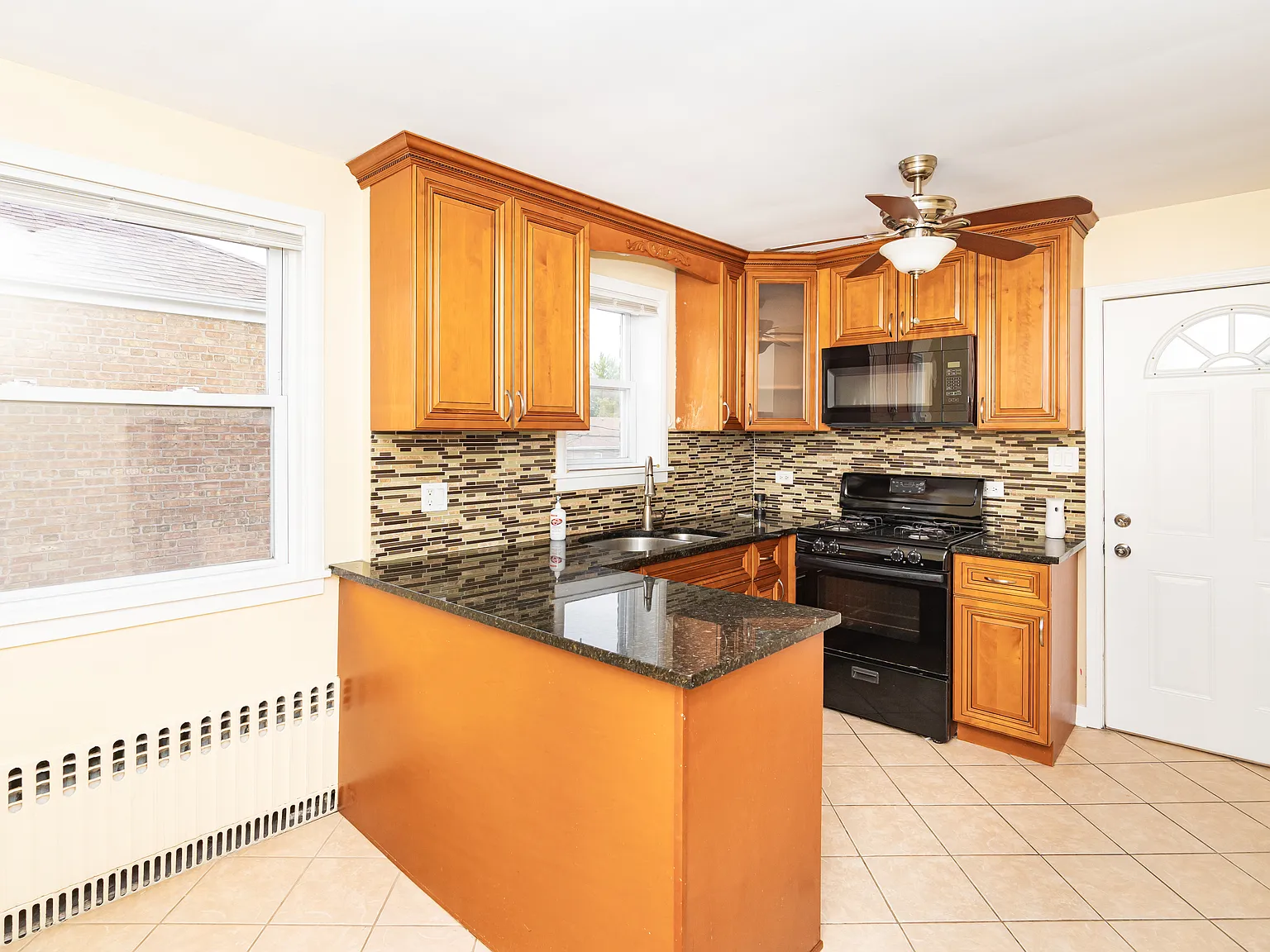 2 bed, 1200 sqft, $1,850 — Photo 4