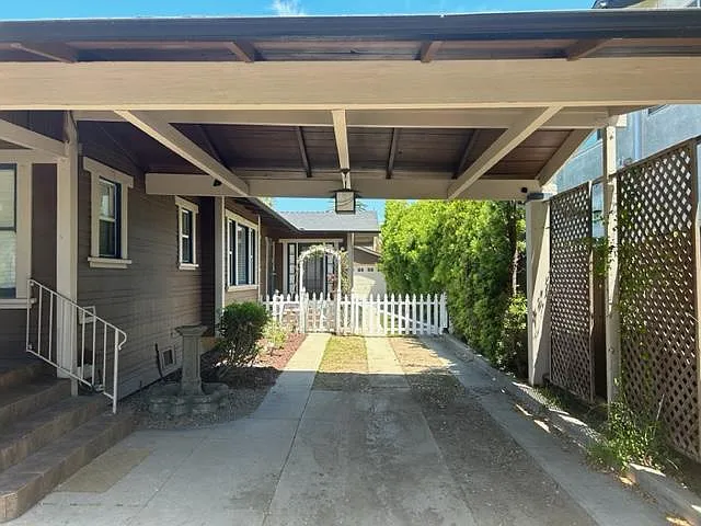 368 Gladys Ave — Photo 26
