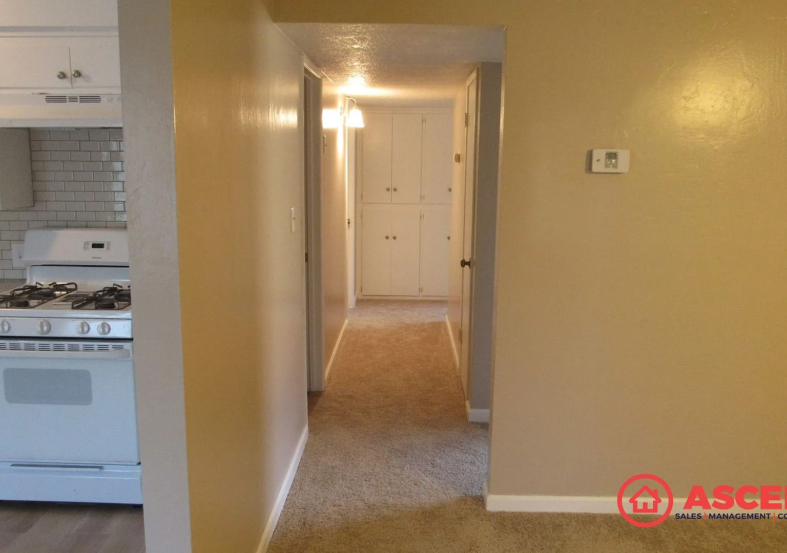 Beautiful NW Home! — Photo 4