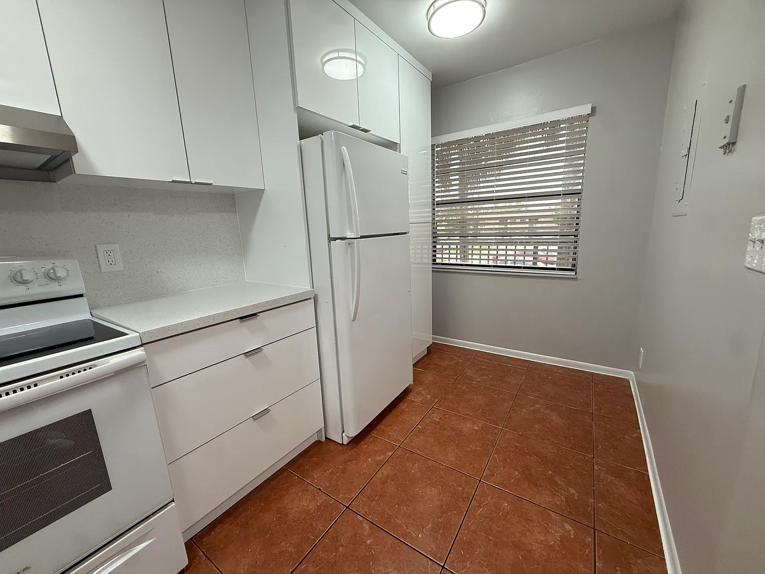 2 bed, 720 sqft, $1,750 — Photo 2