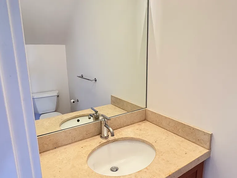 926 Grove St #2 — Photo 9