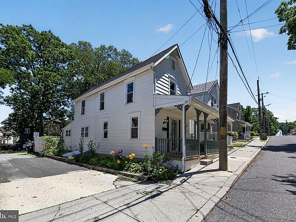 4th image of 167 West Ave