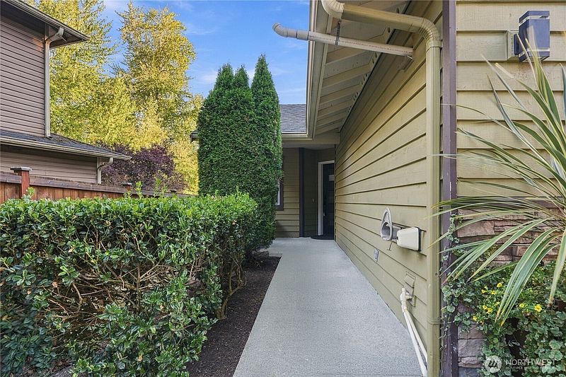 4th image of 14729 Meadow Road #A