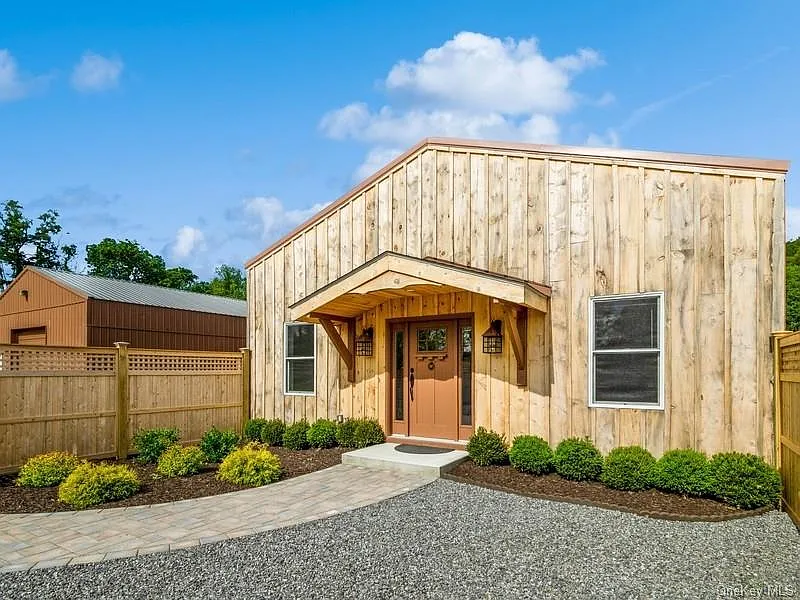 2 bed, 1200 sqft, $3,000 — Photo 3