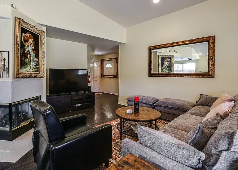 8523 Barberry Ave — Photo 7
