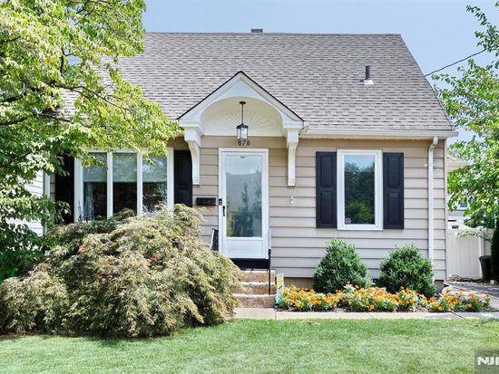 878 Lincoln Ave, Maywood, NJ 07607