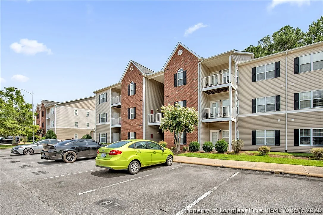 2 bed, 2.0 bath, 1392 sqft, $1,850 — Photo 2