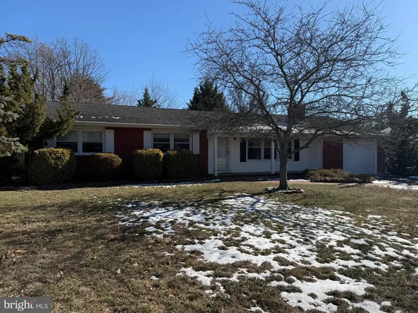 1283 Kirkwood Dr, Vineland, NJ 08361
