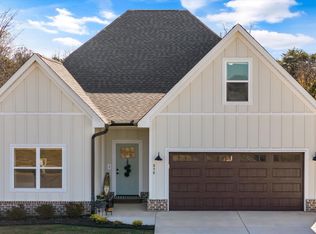 856 Pinebrooke Dr, Maryville, TN 37801