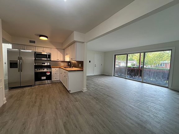 5th image of 510 N Roberts Dr APT 1C