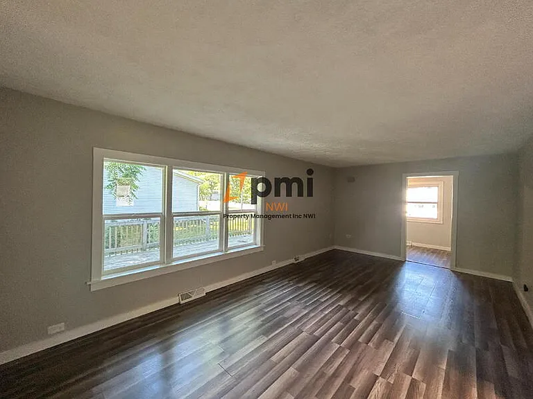 14725 Bryan St — Photo 7