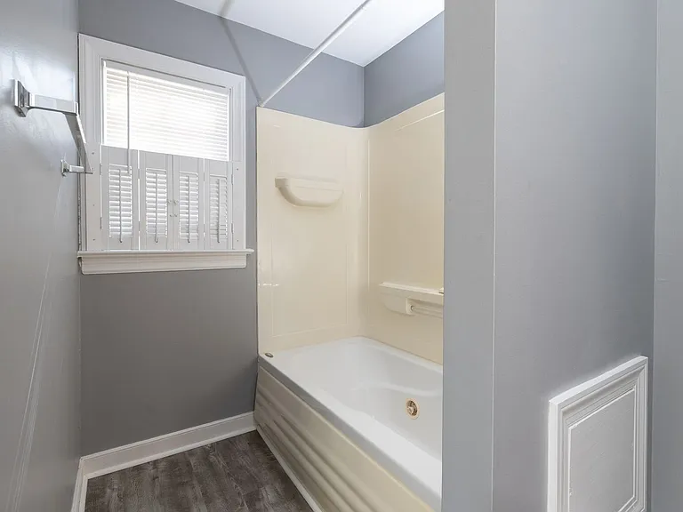 4329 Deertrail Dr N — Photo 23