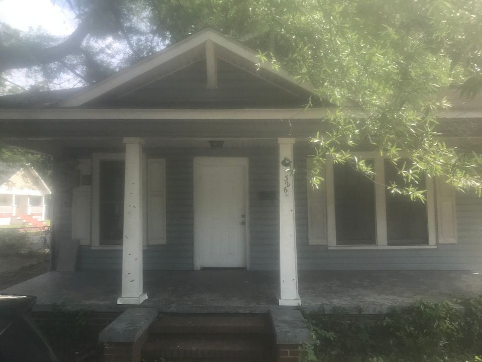 1st image of 326 E Chestnut St