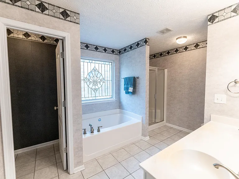 Full Bath 2