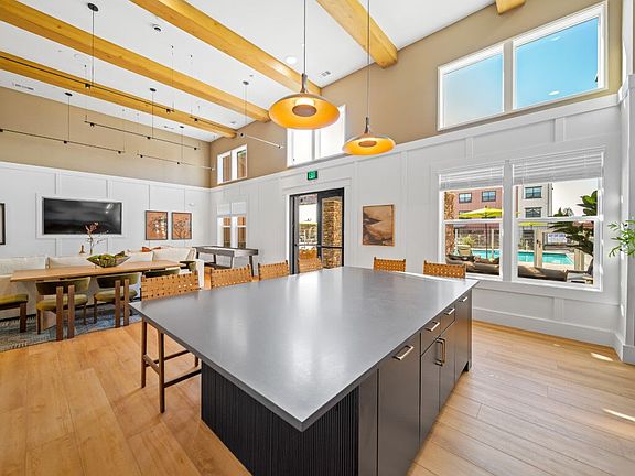 5th image of 561 Renaissance Way #301