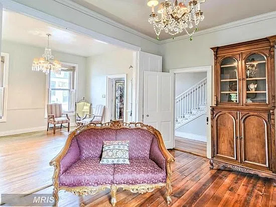 340 N Market St — Photo 11