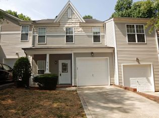 215 Doughton Ln, Charlotte, NC 28217