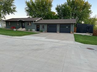102 E North St, Ossian, IA 52161