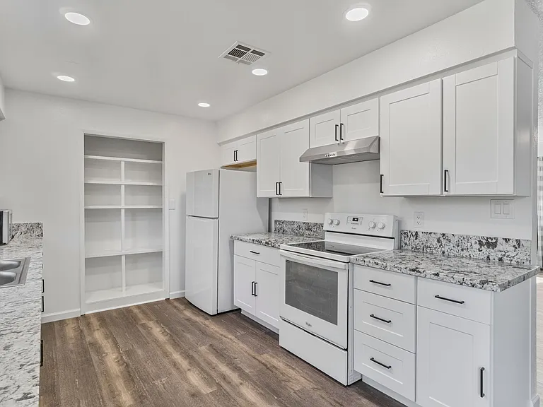 31331 Auberry Rd — Photo 11
