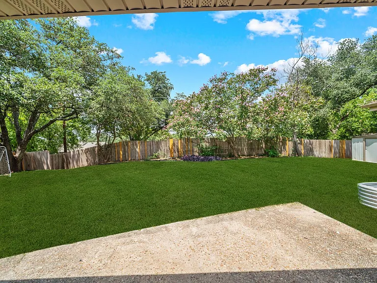 6015 Windhaven Dr — Photo 7