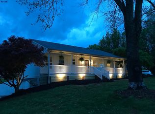 102 Meadowridge Dr, Maiden, NC 28650