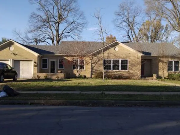 412 W 11th St, Stuttgart, AR 72160